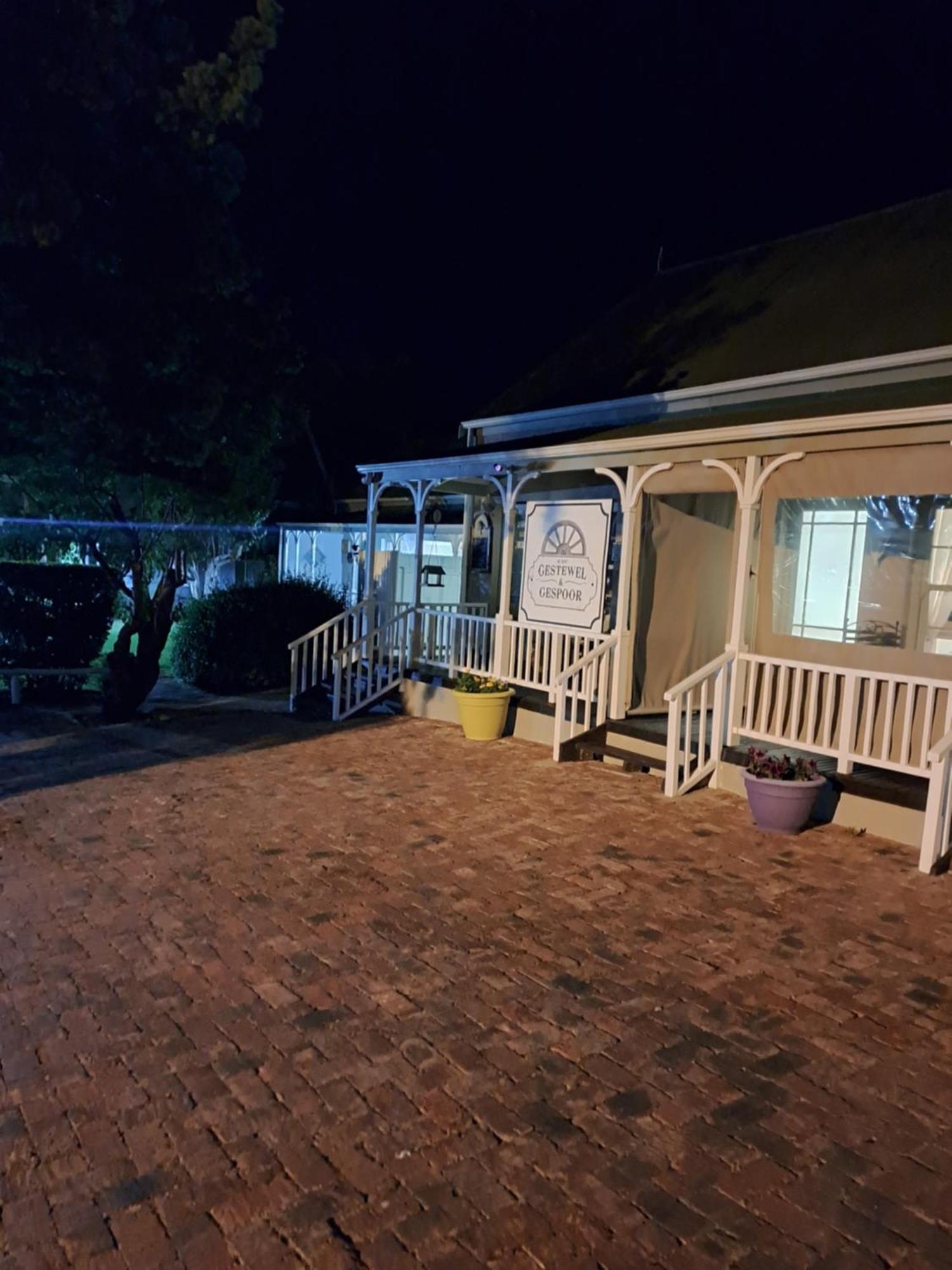 De Rust Housemartin Lodge & Self Catering מראה חיצוני תמונה