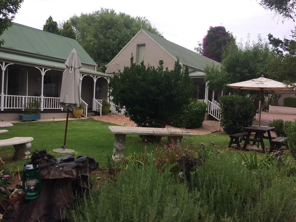 De Rust Housemartin Lodge & Self Catering מראה חיצוני תמונה